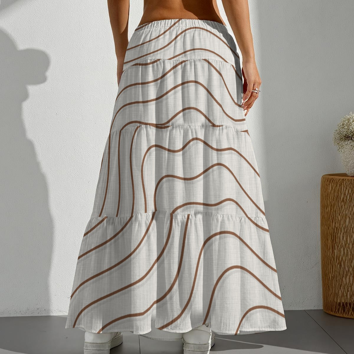 Ptahra Women's Off White/Brown Swerve Line Pattern Casual Pleated Long Skirt
