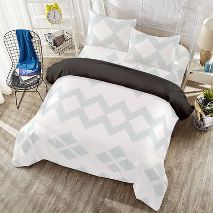 Ptahra B White/Light Grey Pattern Four-piece Duvet Cover Set