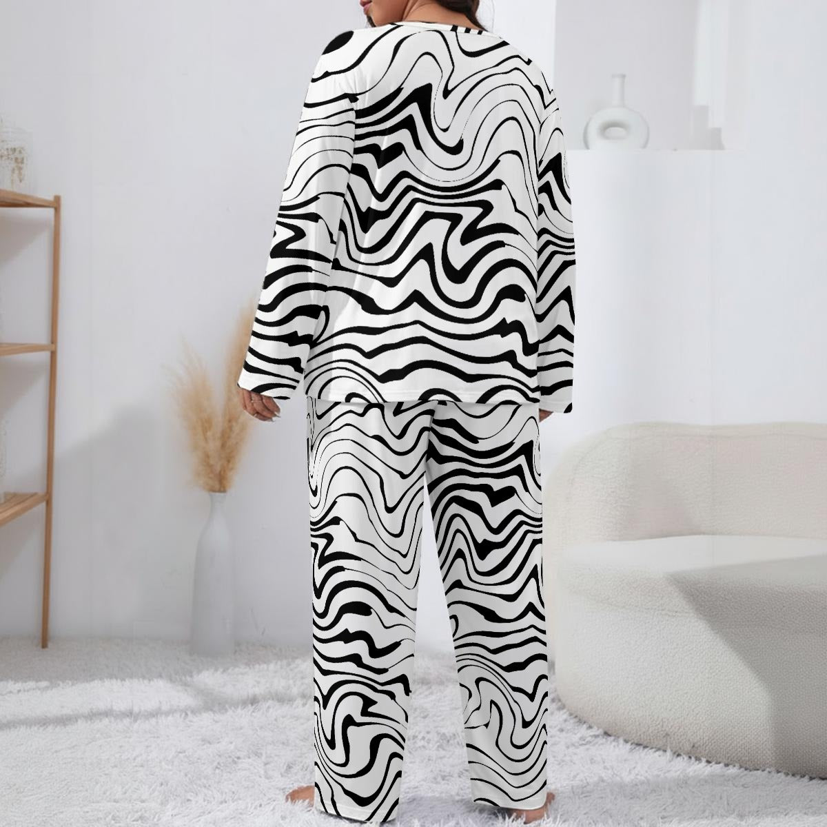 Ptahra Women’s White/Black Squiggly Line Pattern Loungewear Set